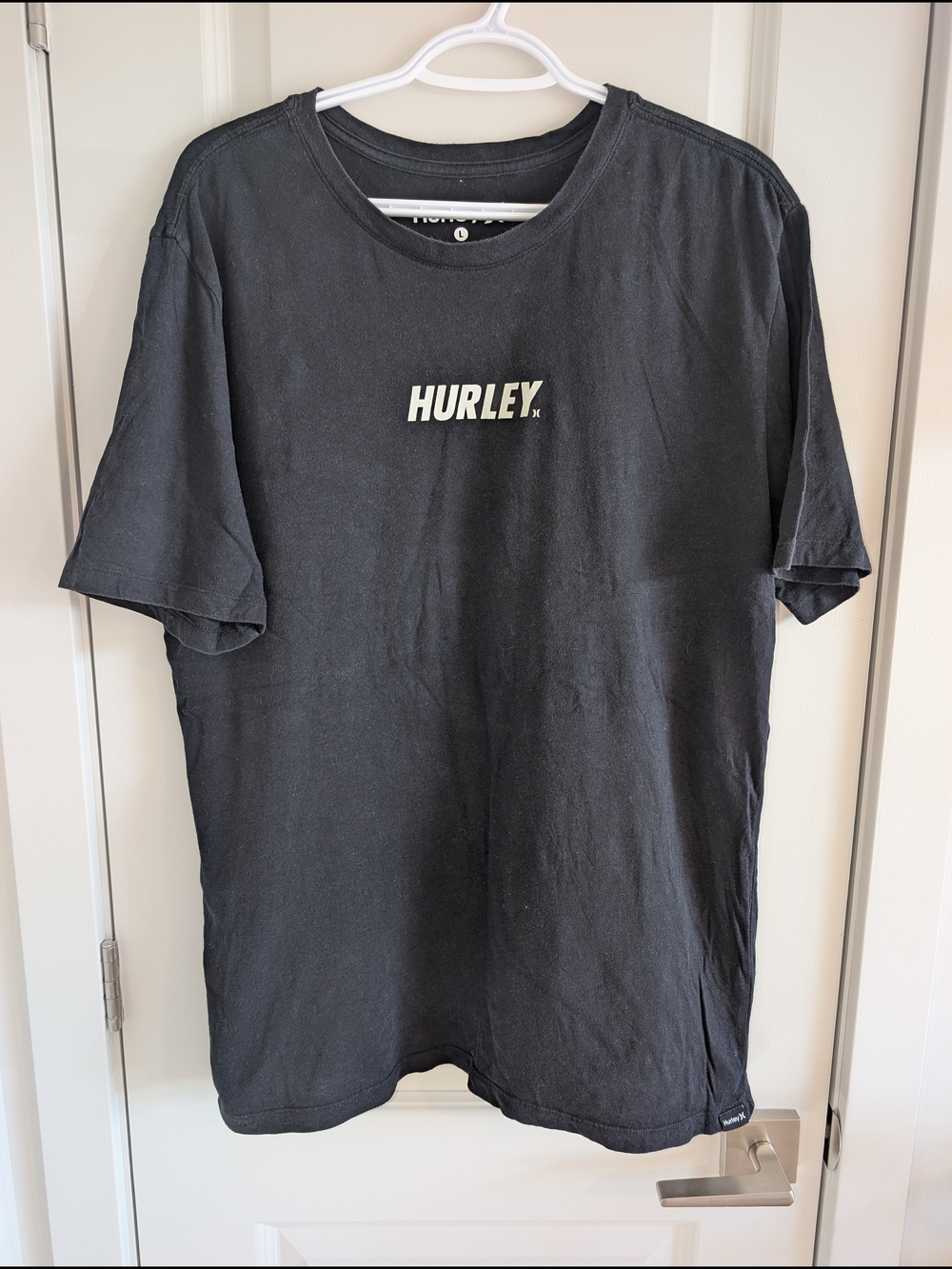 2/25$ 💓 Hurley Black Tee with White Logo